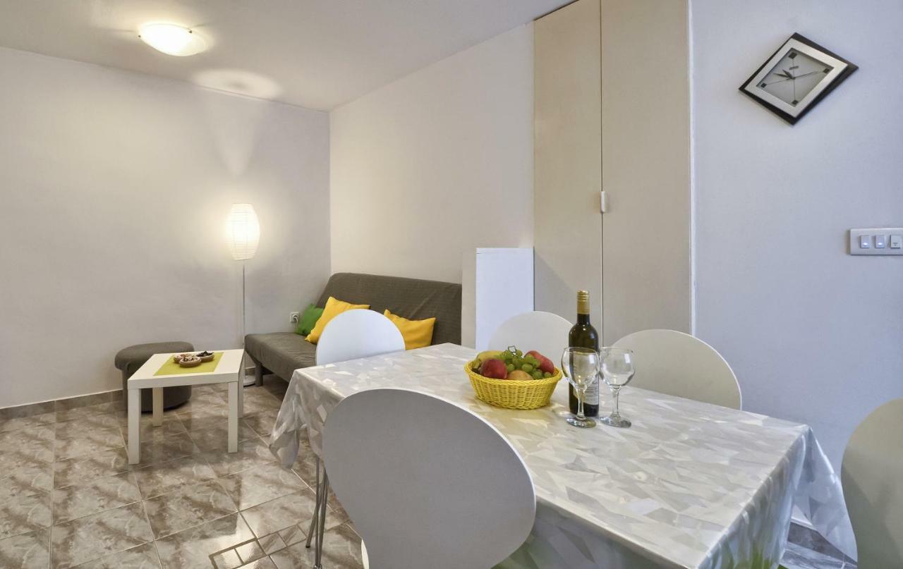 Eviana Private Apartman Pula